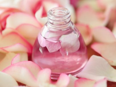 Peeling cristal aux huiles et pétales de fleurs